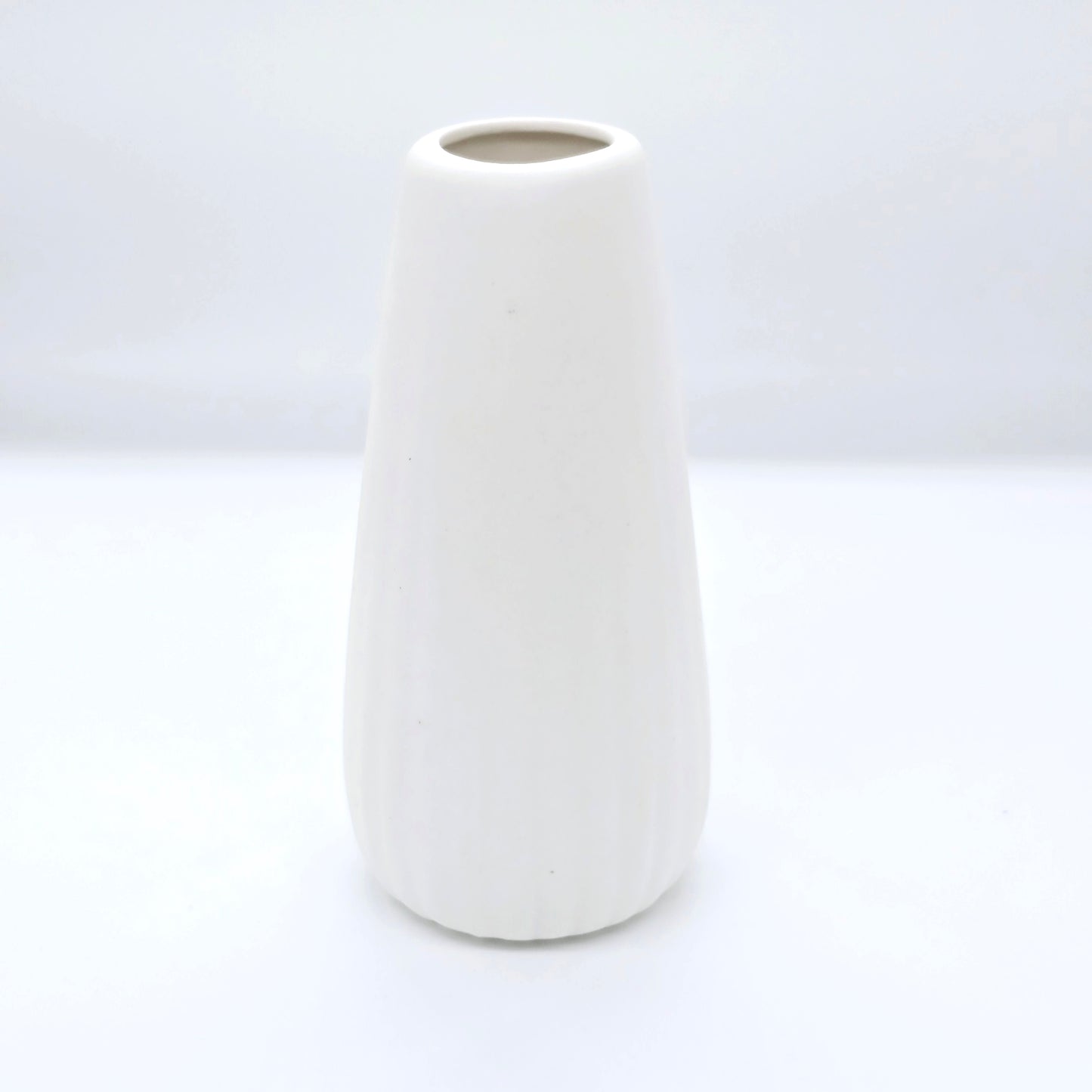 Ribbed Ceramic Flower Vase #V34